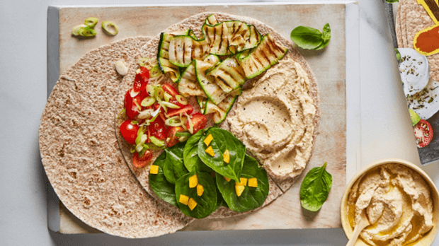 mediterraner Antipasti-Gemüse-Wrap vom Grill